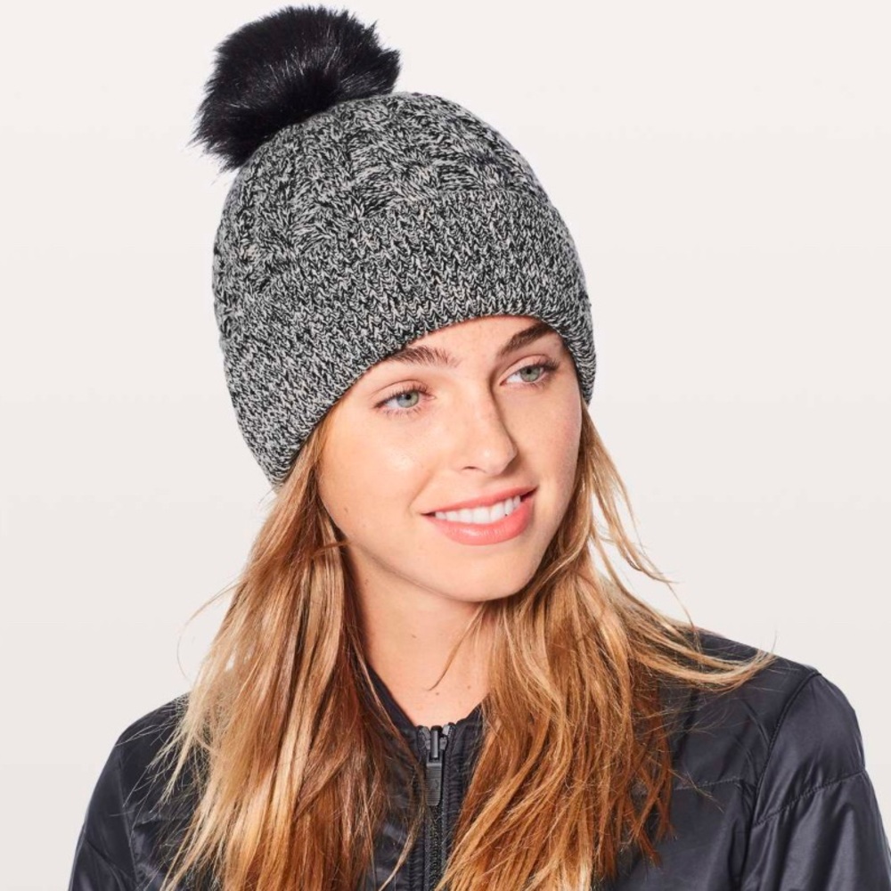 NWOT ❄️ Lululemon Wool Be Toasty Toque Black / Angel Wing